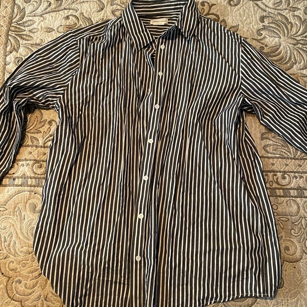 Stripped shirt in dark blue / white color
